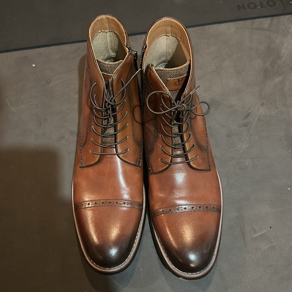 Kenneth Cole Reaction boots size 10.5 - Picture 2 of 5